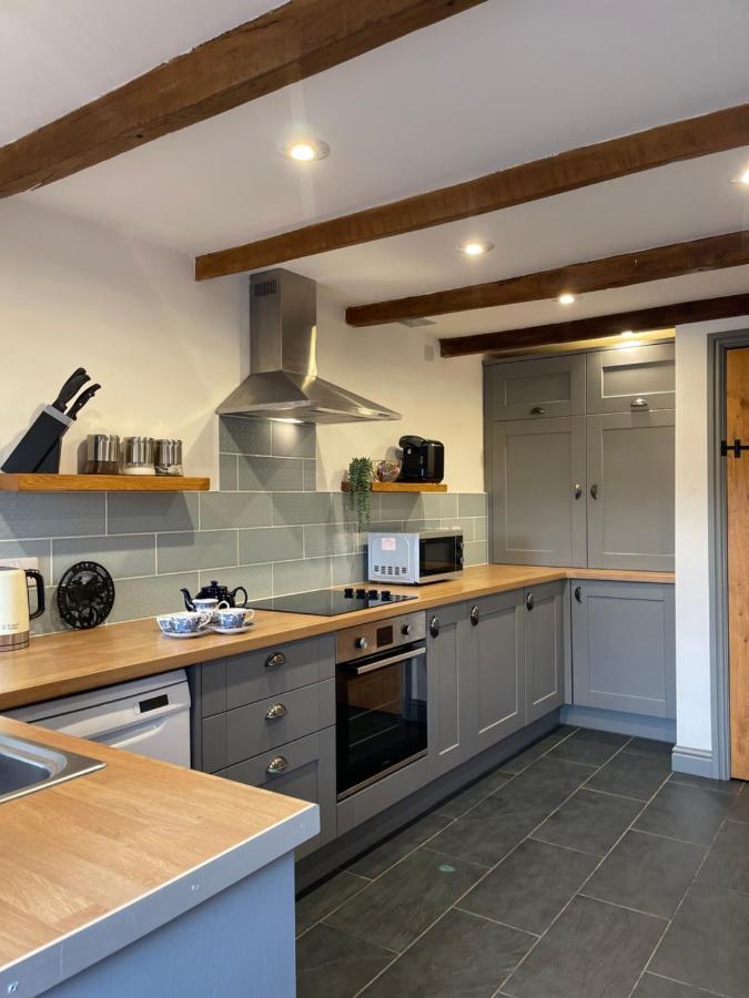 Cilhendre Holiday Cottages - The Dairy Swansea Bagian luar foto