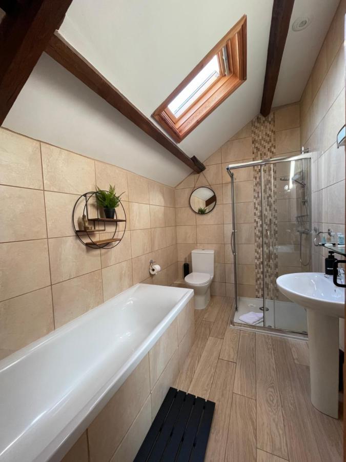 Cilhendre Holiday Cottages - The Dairy Swansea Bagian luar foto